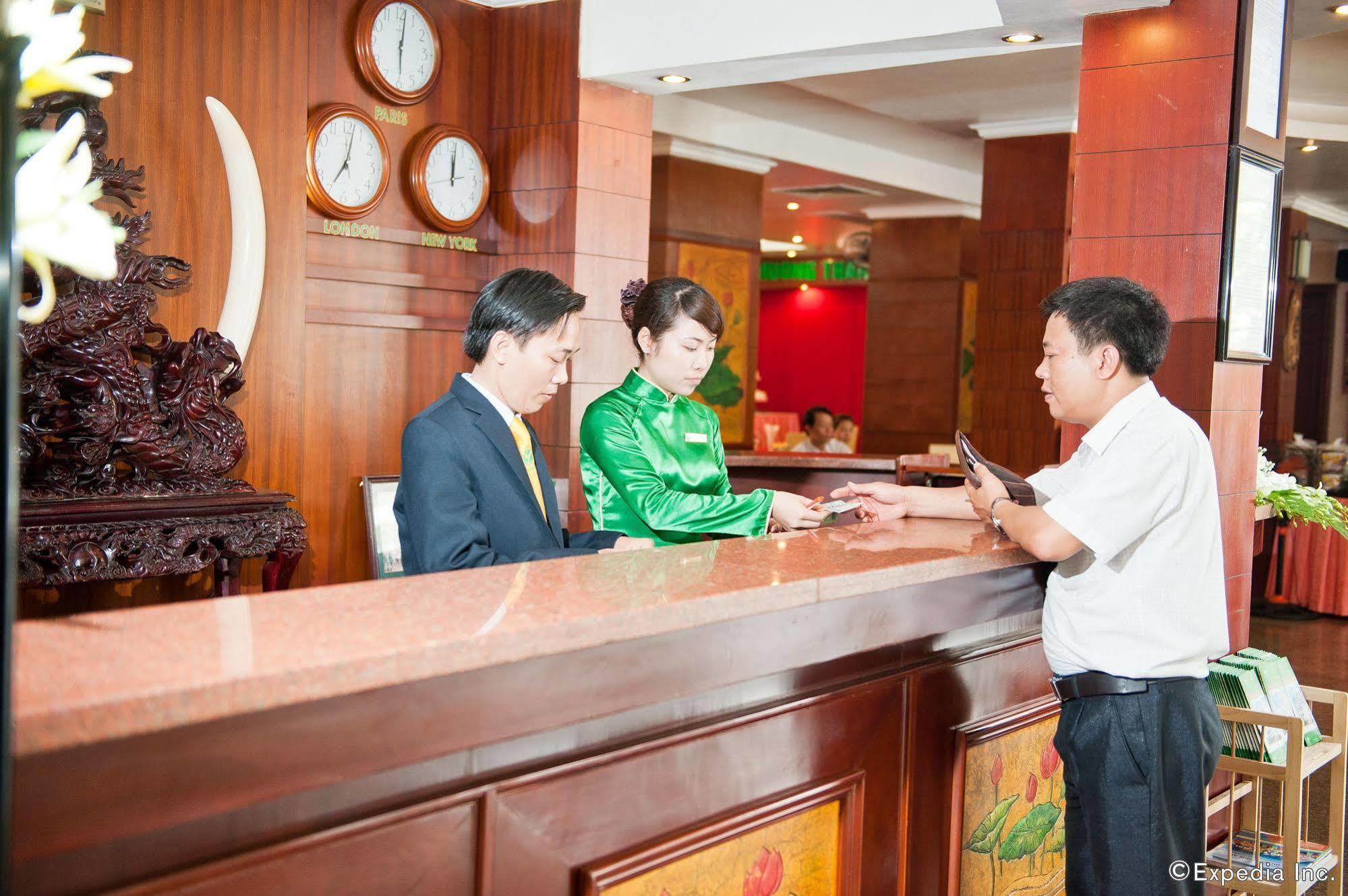 Muong Thanh Vinh Hotel Exterior foto